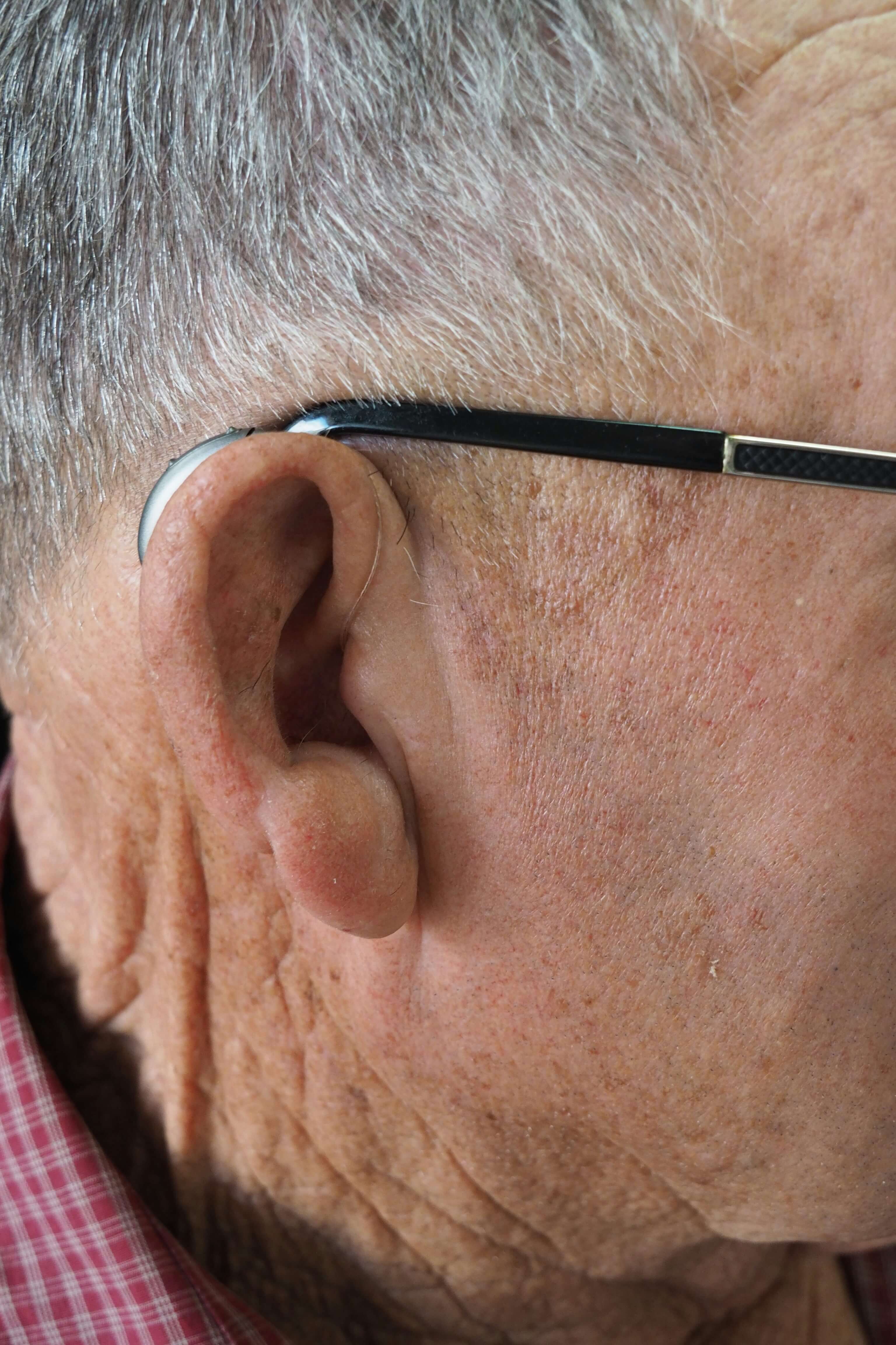Homme lunettes noir.jpg