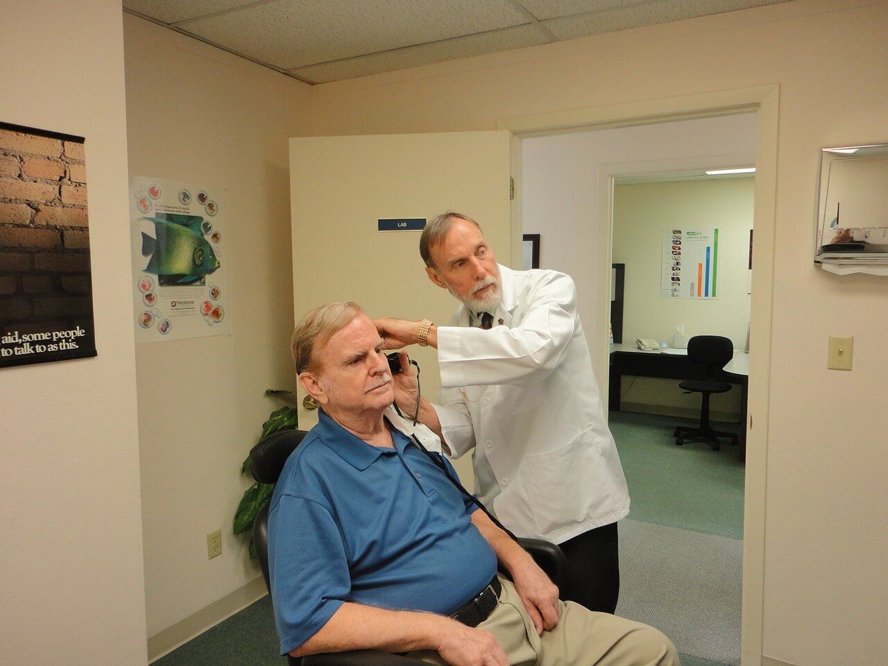 hearing-aid-gc3d389fff_1280.jpg